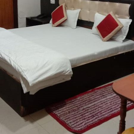 Dhaulpur Jaya Palace Hotel By Wb Inn מראה חיצוני תמונה